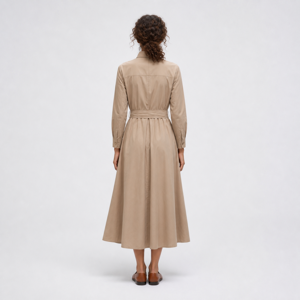 Robe longue taupe ceinturée Tsniout – 02 dos studio