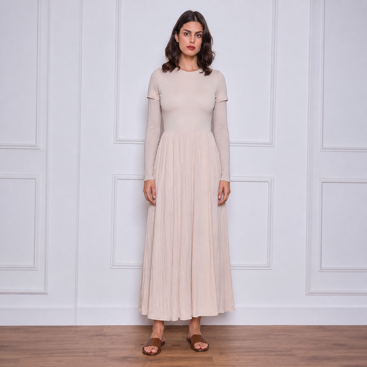 Robe longue beige clair plissée Tsniout – 01 face studio