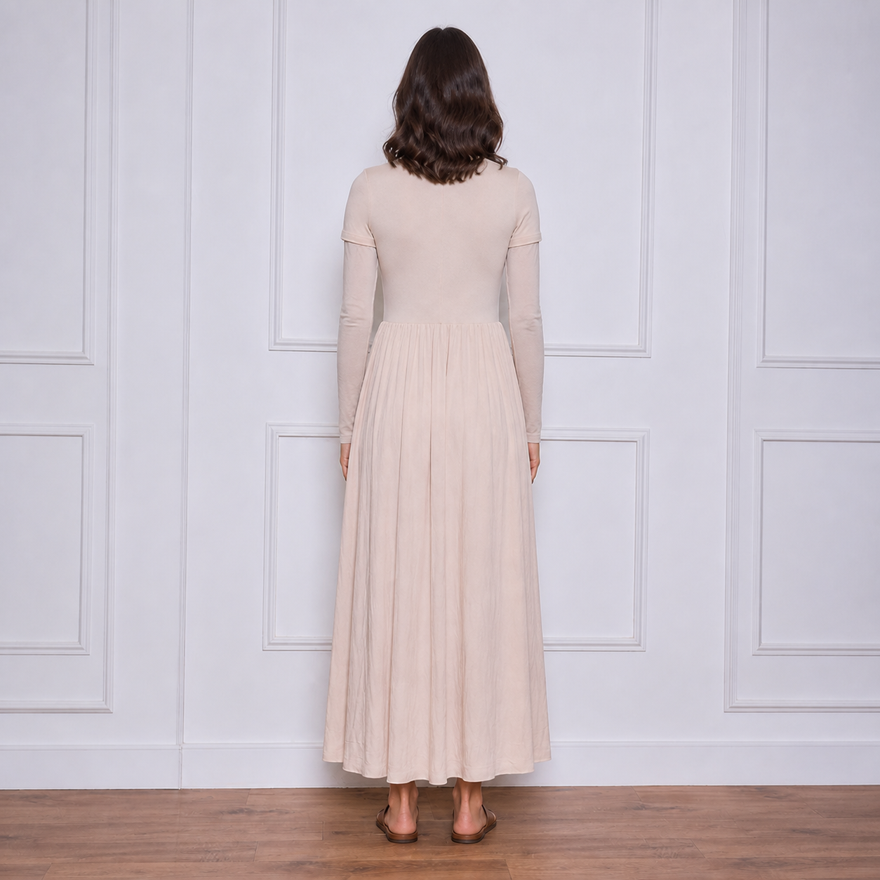 Robe longue beige clair plissée Tsniout – 02 dos studio