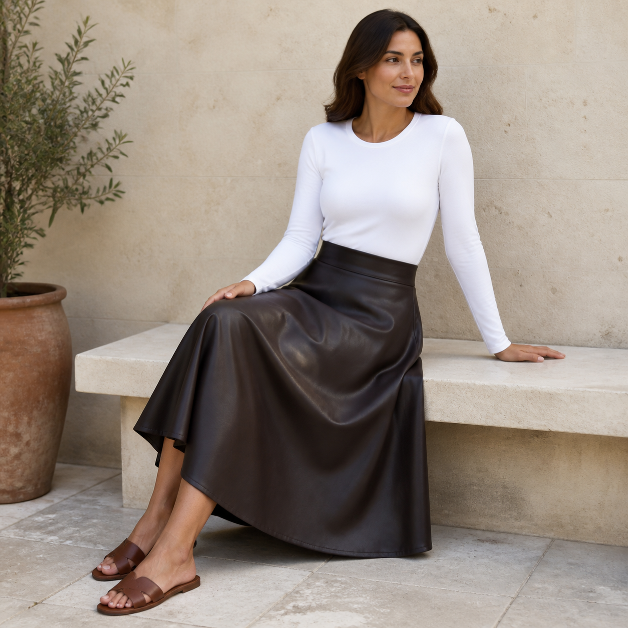 Jupe midi brun foncé en similicuir – vue 5