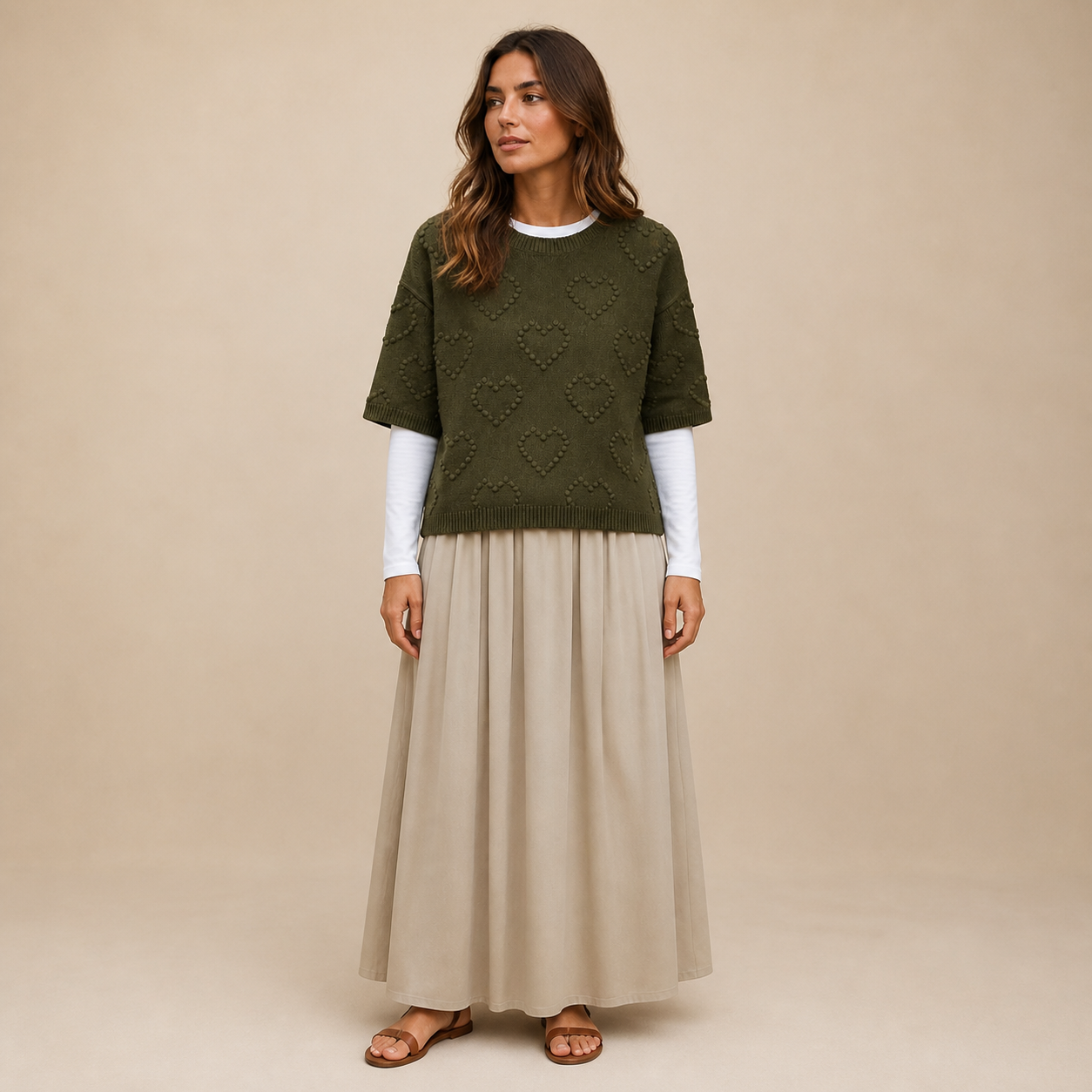 Pull vert olive à motifs cœurs Tsniout – 01 face studio