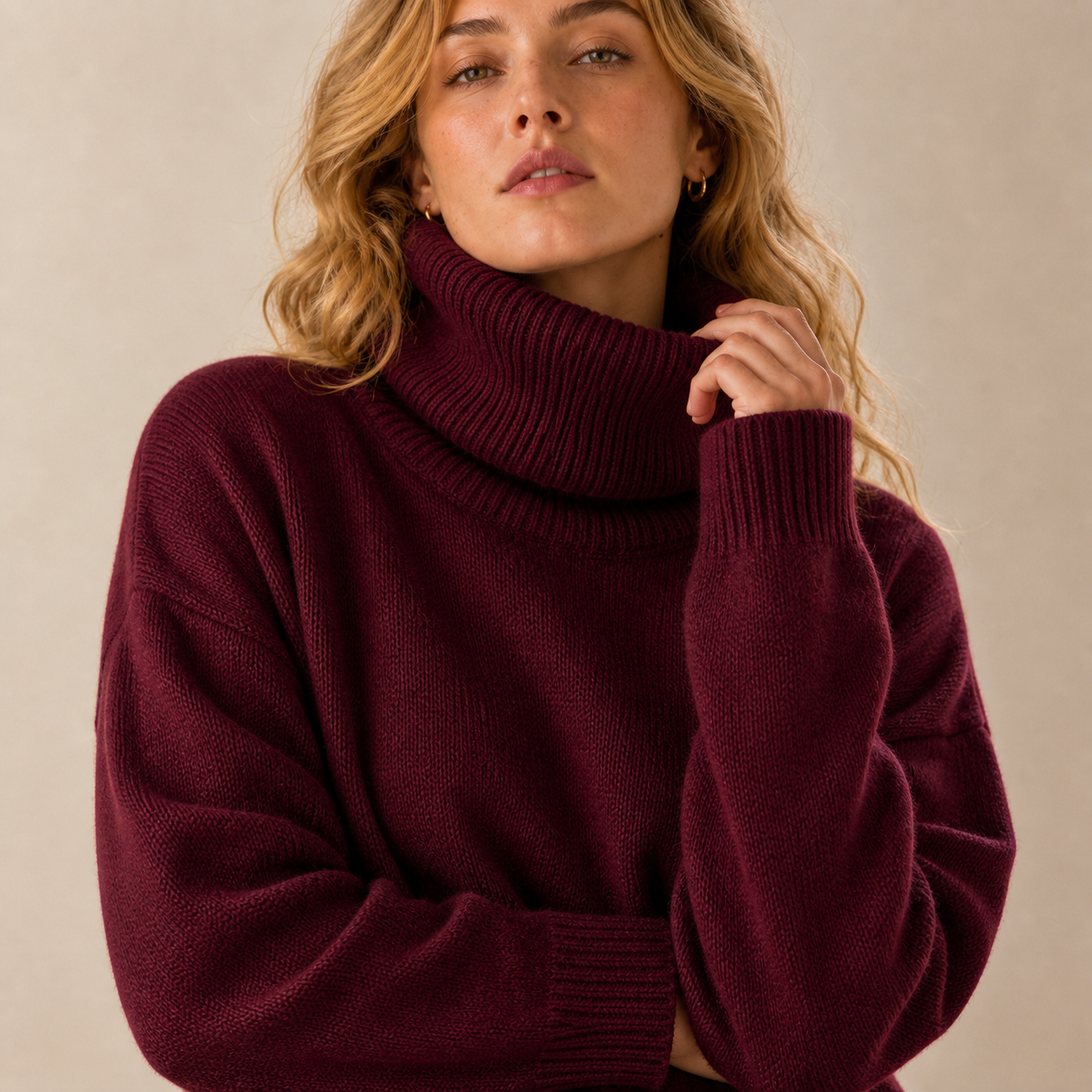 Pull bordeaux à col roulé en laine – vue 4