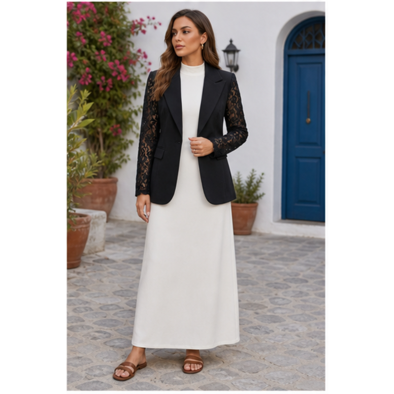 Blazer noir à manches dentelle Tsniout – 03 profil marche