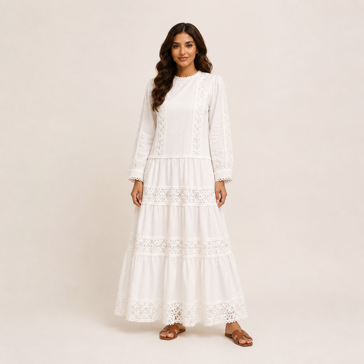 Robe longue écrue bohème brodée à volants – vue 1