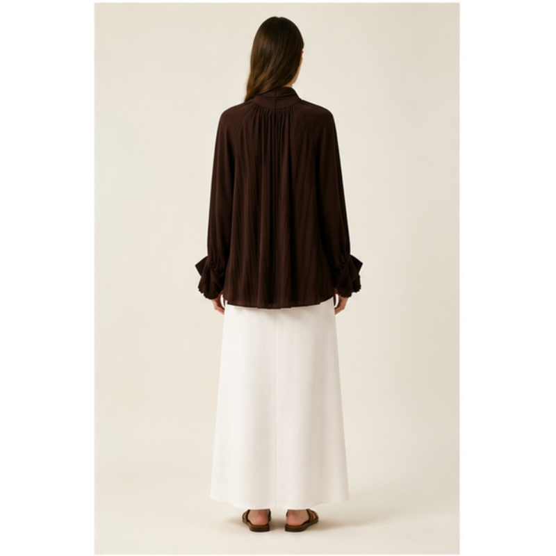 Blouse chocolat plissée à nœud Tsniout – vue 2
