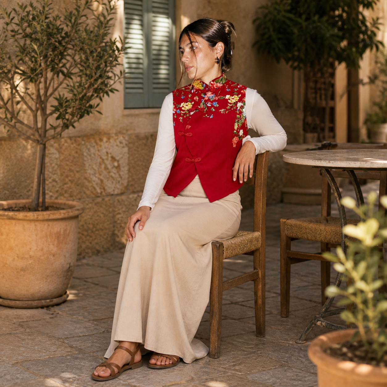 Top rouge à col chinois floral – vue 5
