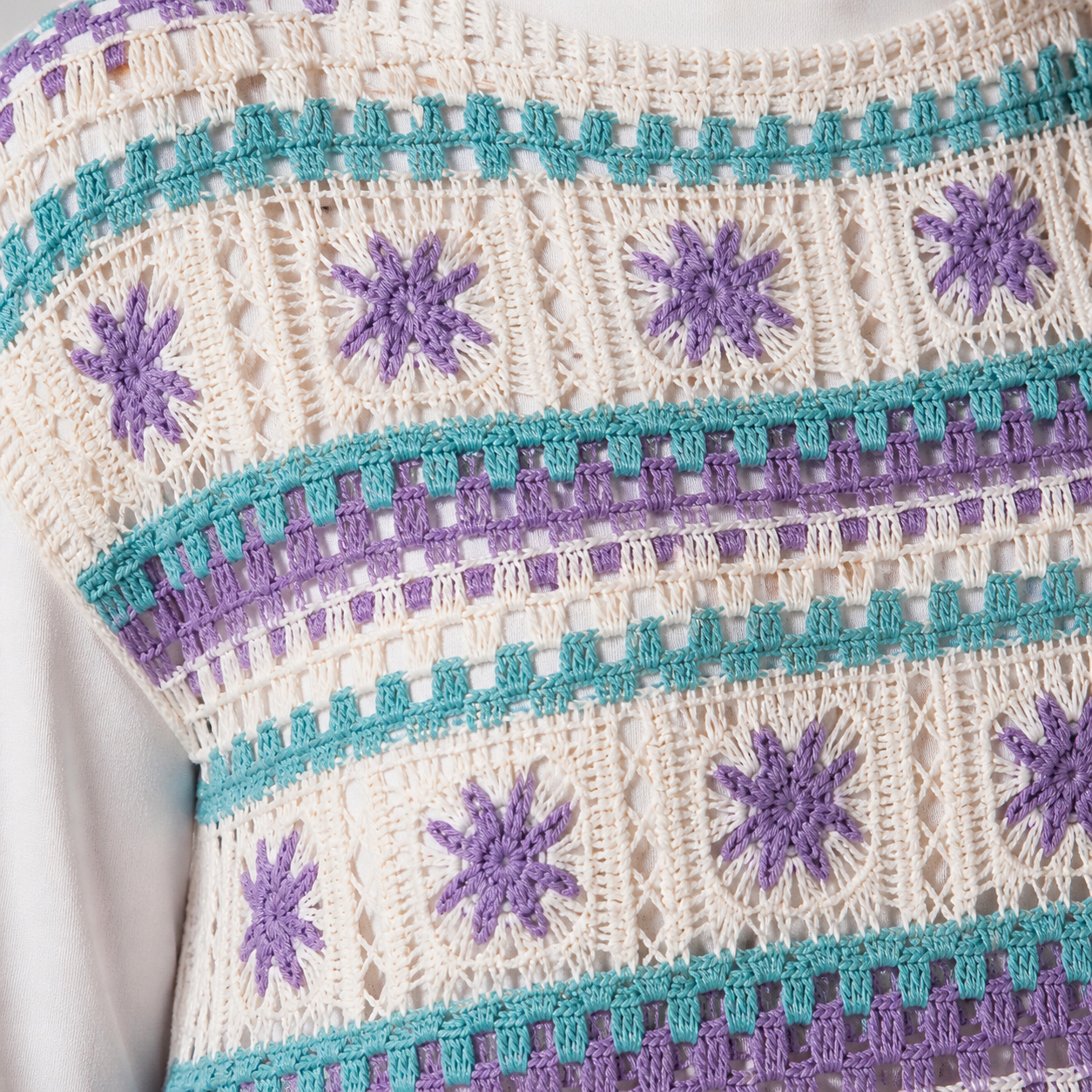 Top violet en crochet géométrique – vue 4