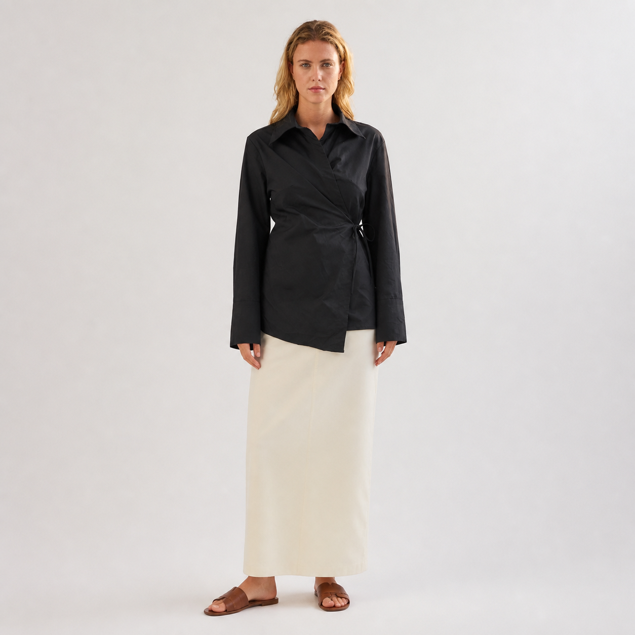 Blouse noire portefeuille à nouer – vue 2