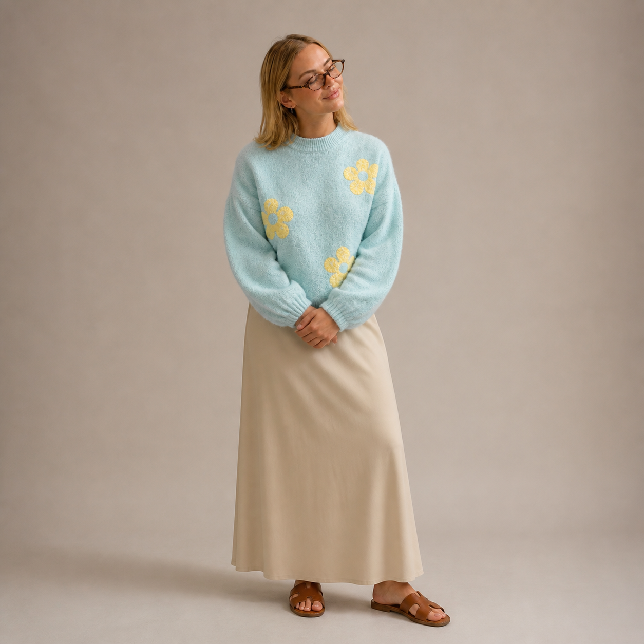 Pull vert clair à fleurs jaunes Tsniout — Laine mélangée et fibres recyclées, maille texturée