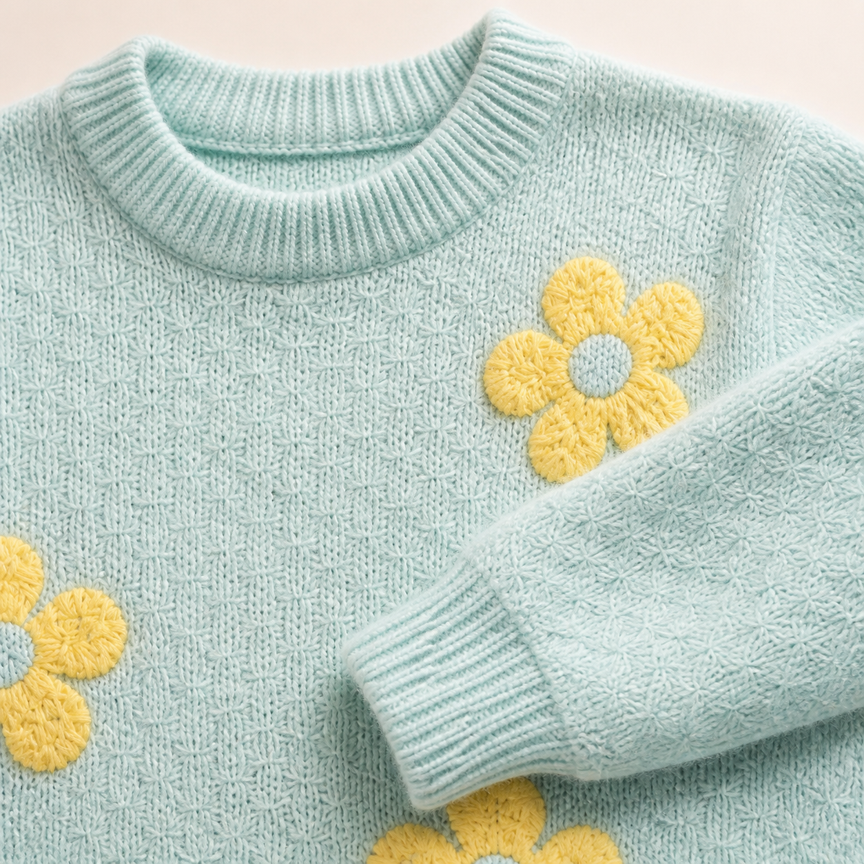 Pull vert clair à fleurs jaunes – vue 4
