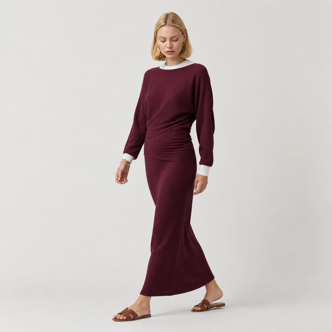 Robe longue bordeaux en maille côtelée – vue 3