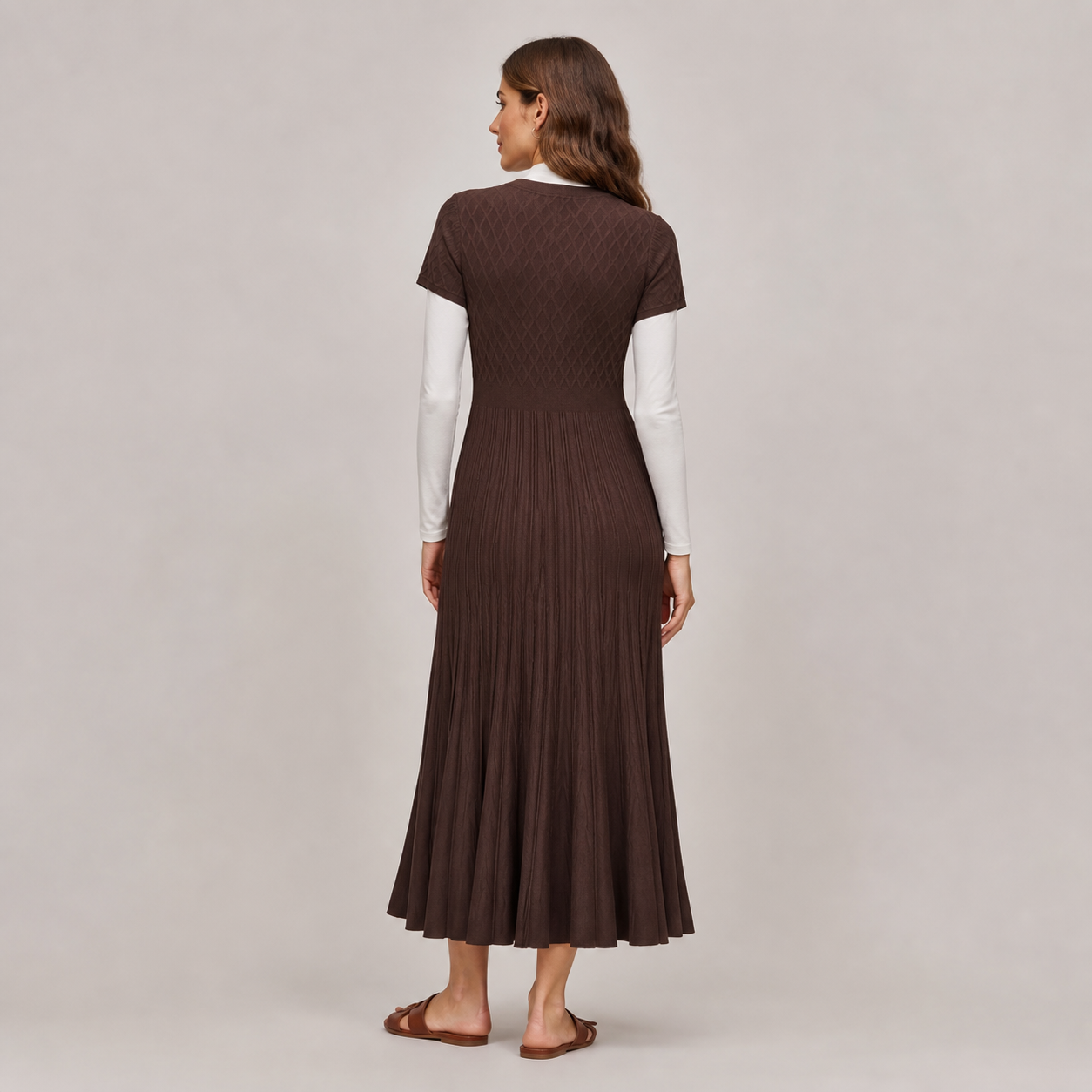 Robe longue chocolat plissée boutonnée – vue 2