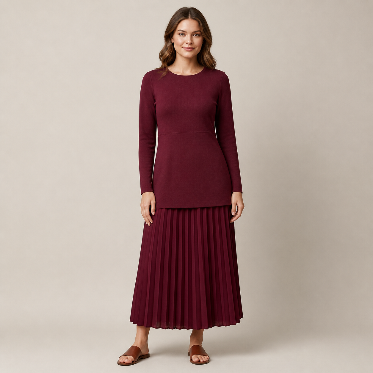 Robe longue bordeaux en maille et jupe plissée Tsniout — Maille souple et tissu plissé