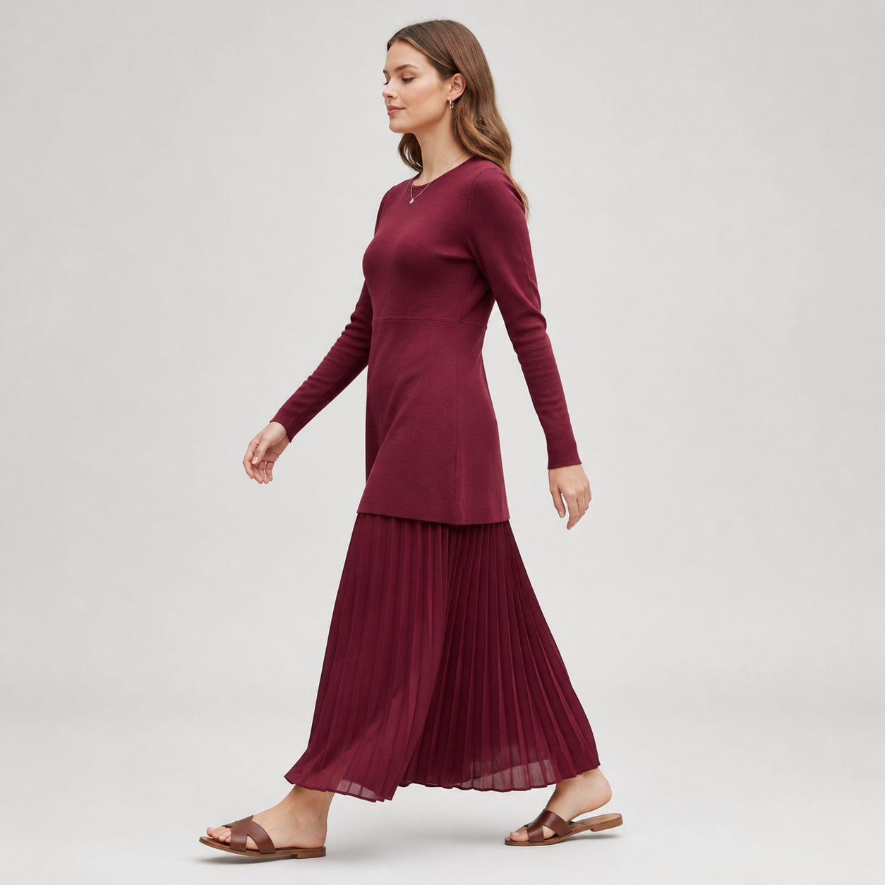 Robe longue bordeaux en maille et jupe plissée – vue 3