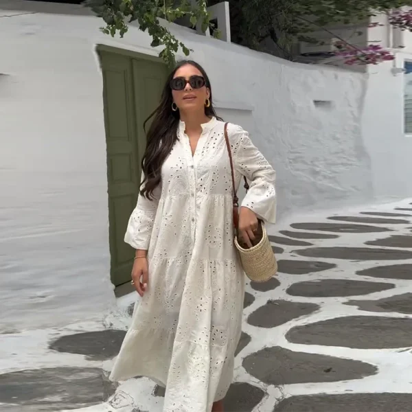 Robe longue brodée élégante Tsniout